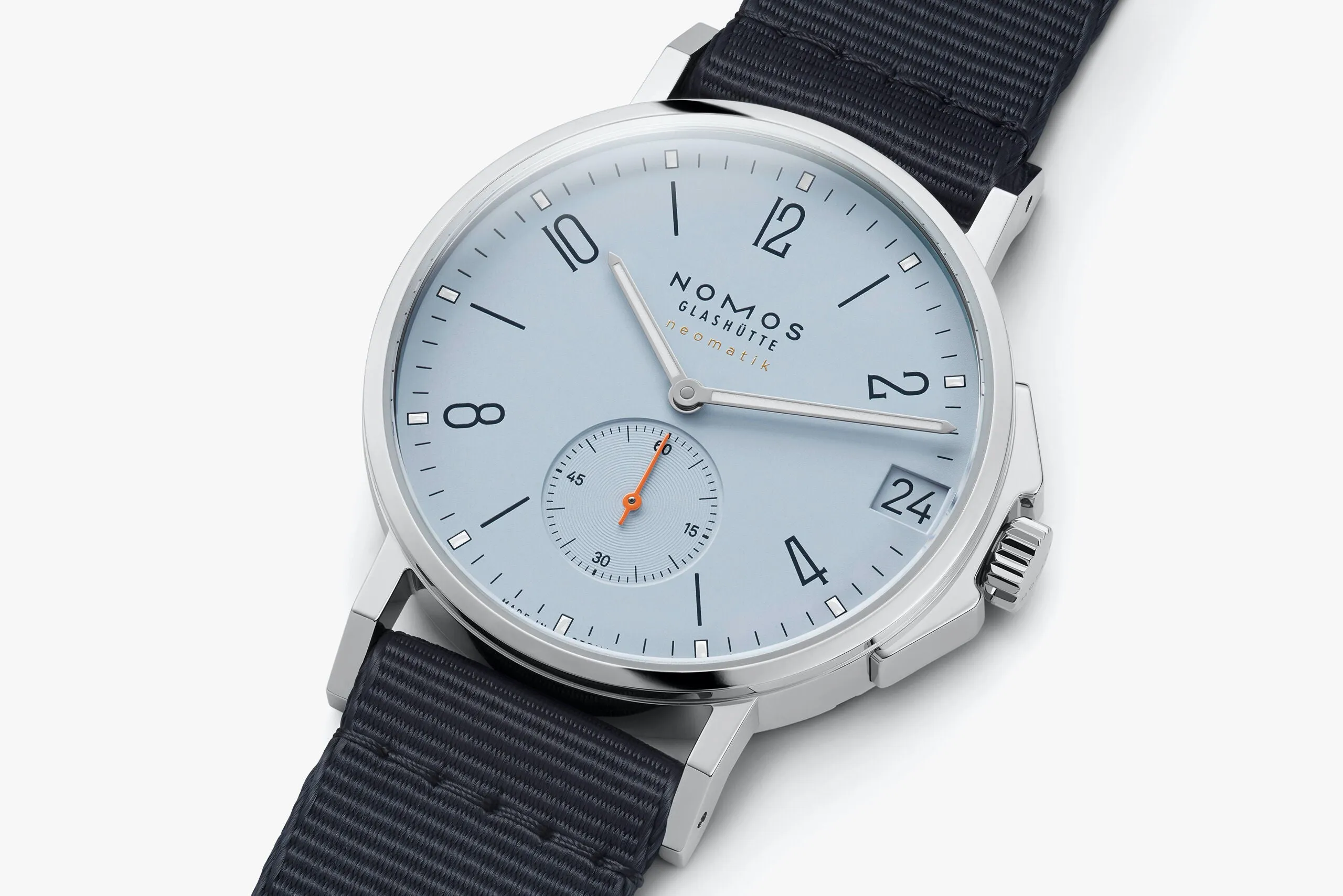 NOMOS HOI NEOMATIK 38 DATE SKY, 526