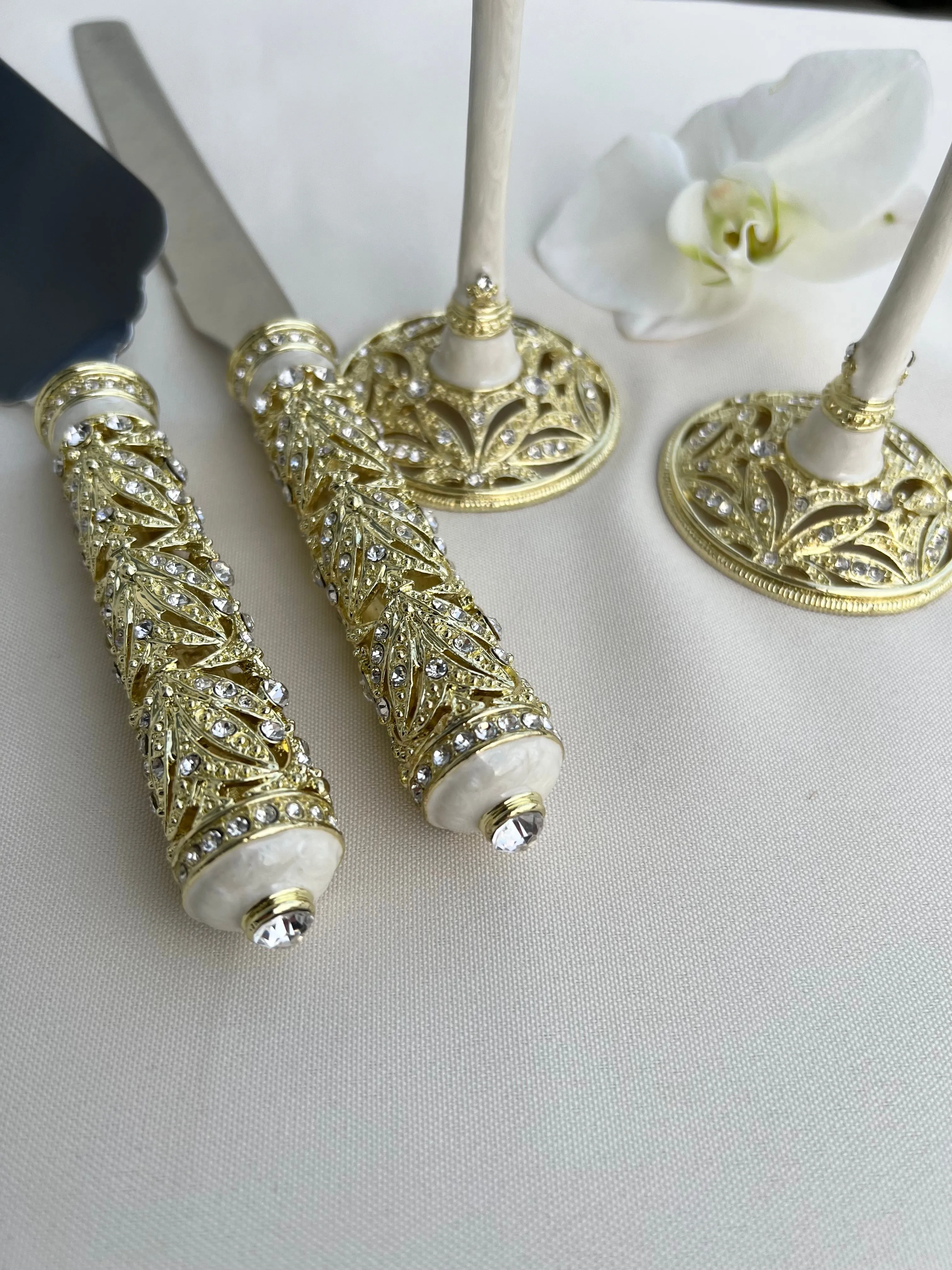 Wedding Champagne Toasting Glass Flutes and Cake Cutting Set, Rhinestone Toast SEt